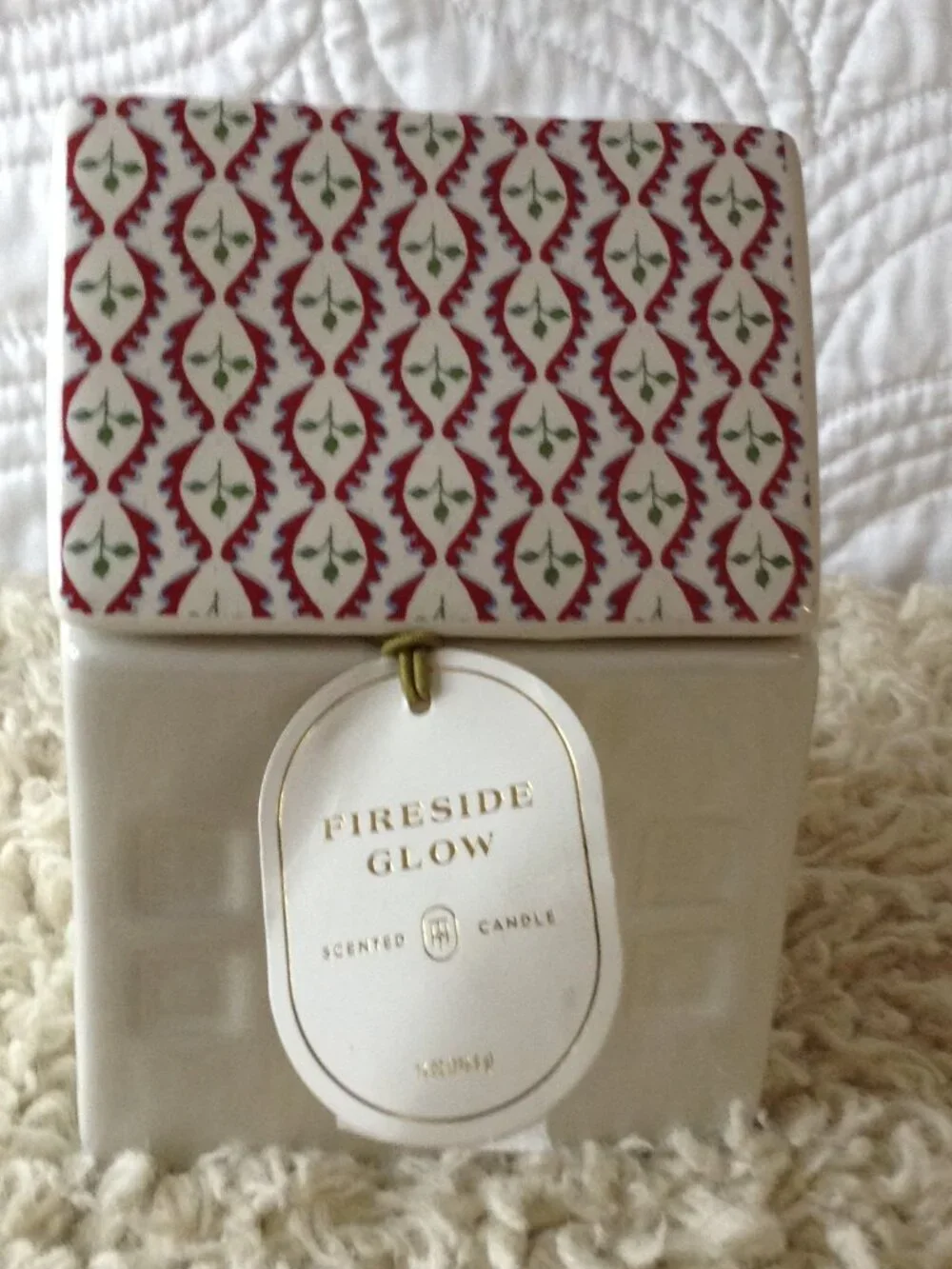 NWT 14 oz Fireside Glow Scented Candle Ceramic/Earthenware House Holiday Scents